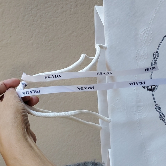 Authentic Vintage Prada gift bag - Picture 3 of 6